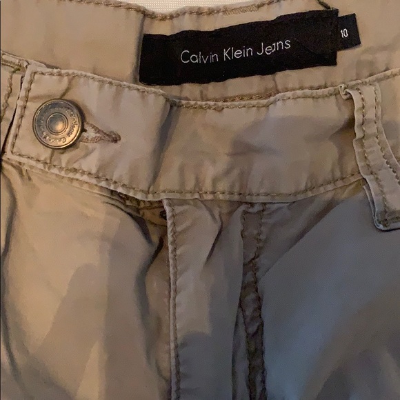 🔥3/$10 Calvin Klein tan 5 pocket shorts sz 10 - Picture 2 of 8